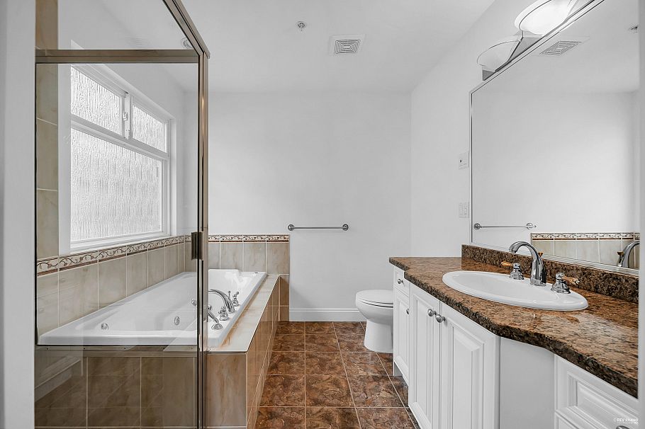 7938 Victoria Drive Vancouver, BC - 23