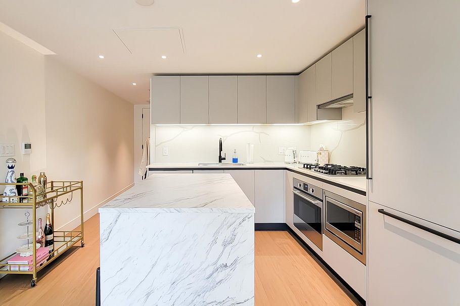 401 2235 E Broadway Vancouver, BC - 6