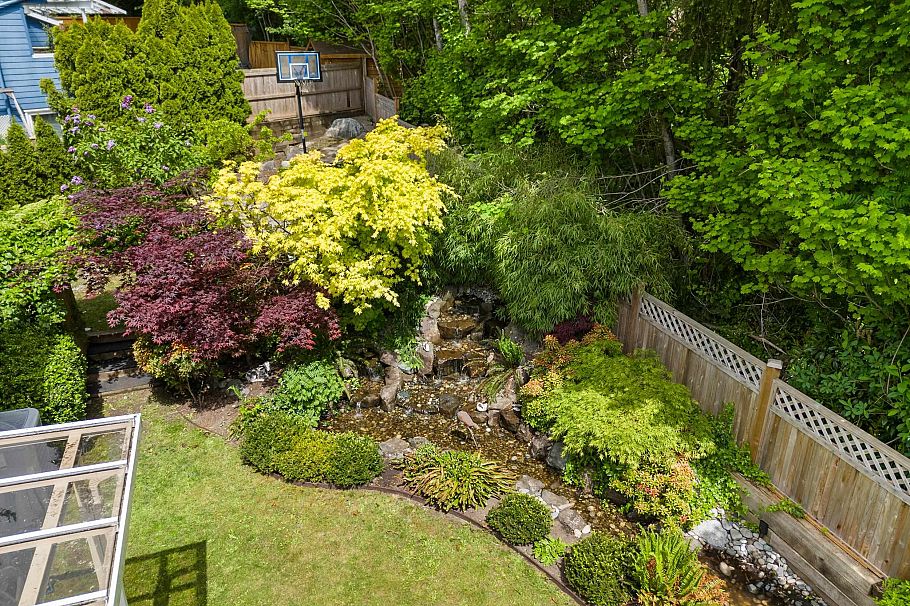 1766 Emerson Court North Vancouver, BC - 36