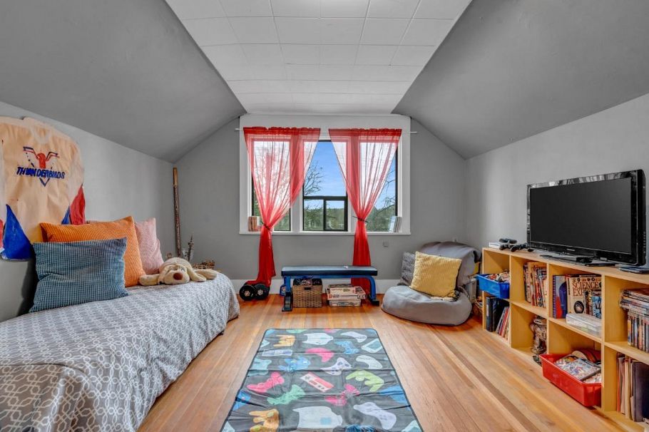 2385 W 7th Avenue Vancouver, BC - 21