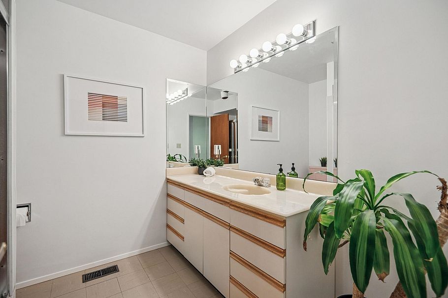 2174 Hoskins Road North Vancouver, BC - 25