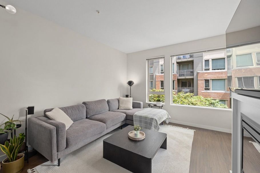 304 139 W 22nd Street North Vancouver, BC - 6