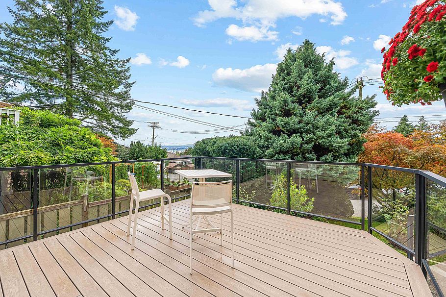 2958 Mahon Avenue North Vancouver, BC - 35