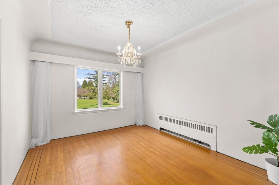 2880 Oxford Street Vancouver, BC - 13