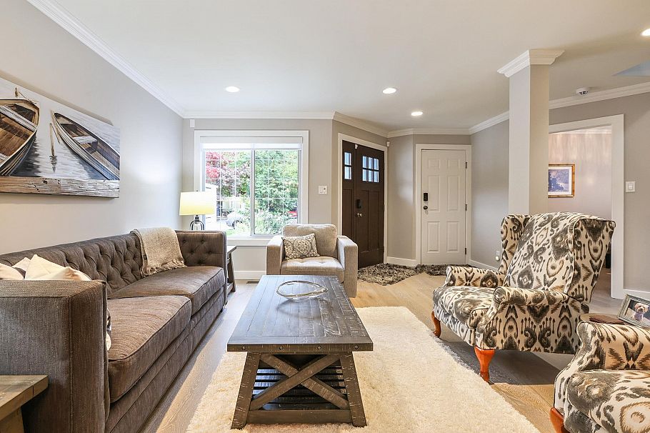 1076 Clements Avenue North Vancouver, BC - 3