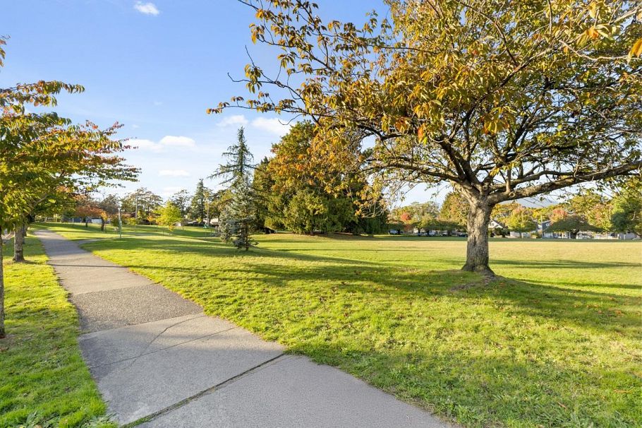 2880 Oxford Street Vancouver, BC - 32