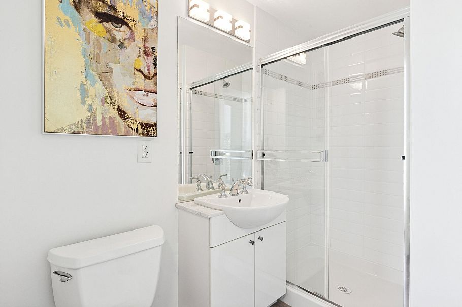 1907 138 E Esplanade Esplanade North Vancouver, BC - 31