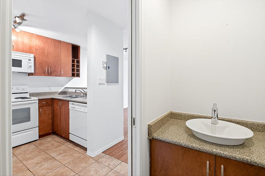 3019 Laurel Street Vancouver, BC - 9