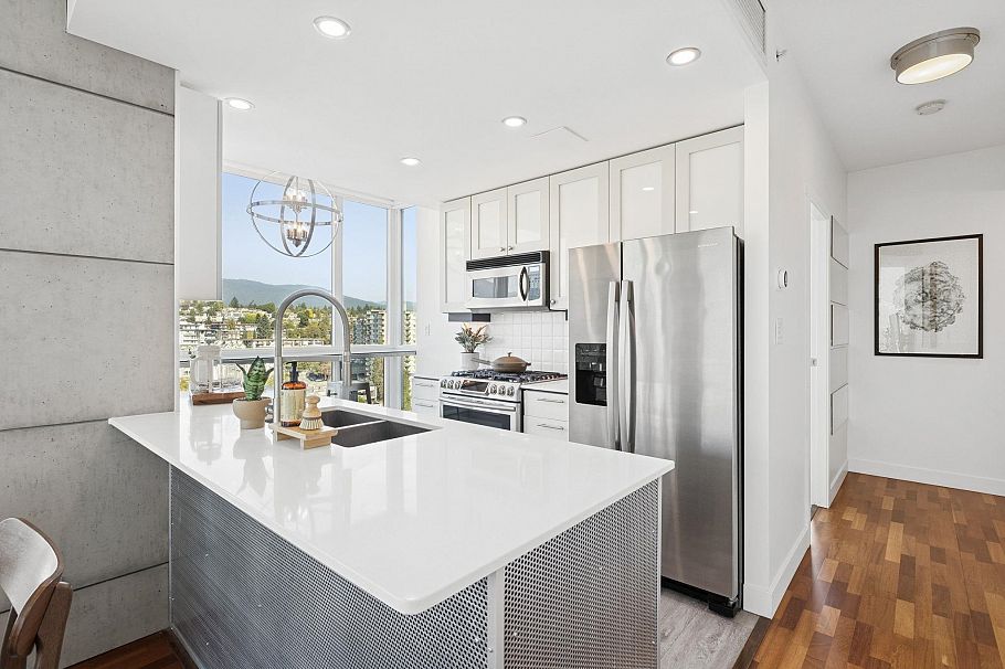 1907 138 E Esplanade Esplanade North Vancouver, BC - 16