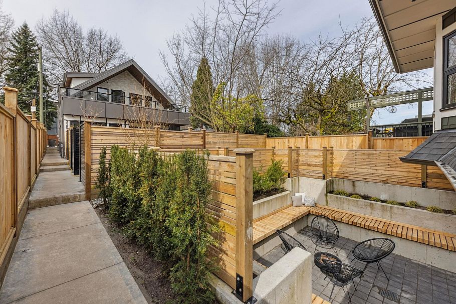 3383 Victoria Drive Vancouver, BC - 31