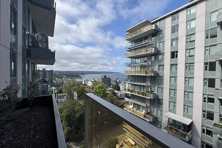 1401 1365 Davie Street Vancouver, BC - 1