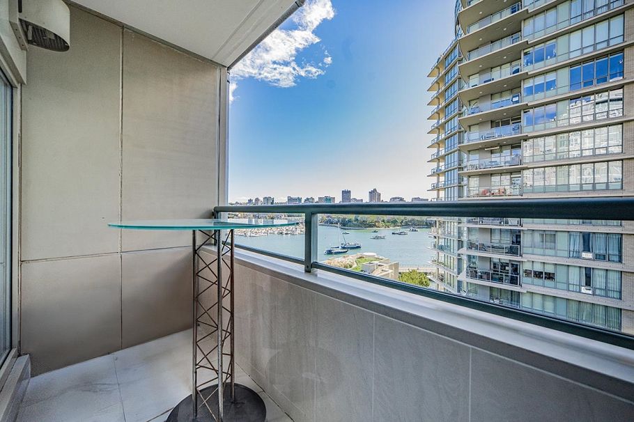 PH1003 1288 Marinaside Crescent Vancouver, BC - 19