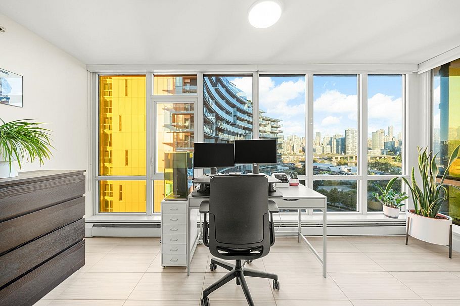 1201 1788 Columbia Street Vancouver, BC - 3