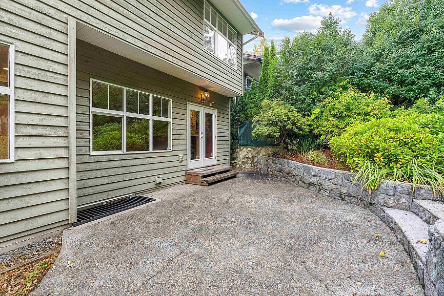 2958 Mahon Avenue North Vancouver, BC - 36