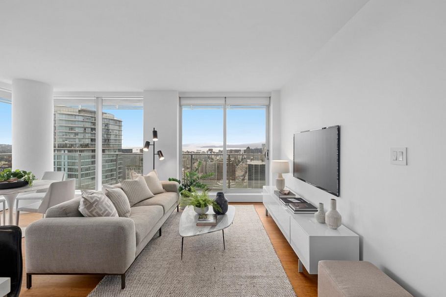 4202 777 Richards Street Vancouver, BC - 2