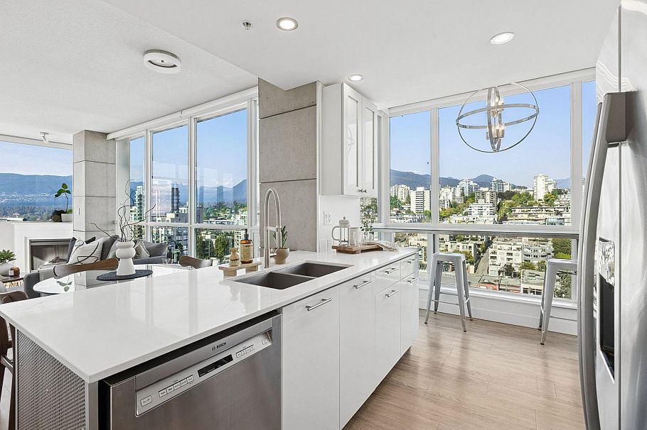 1907 138 E Esplanade Esplanade North Vancouver, BC - 18