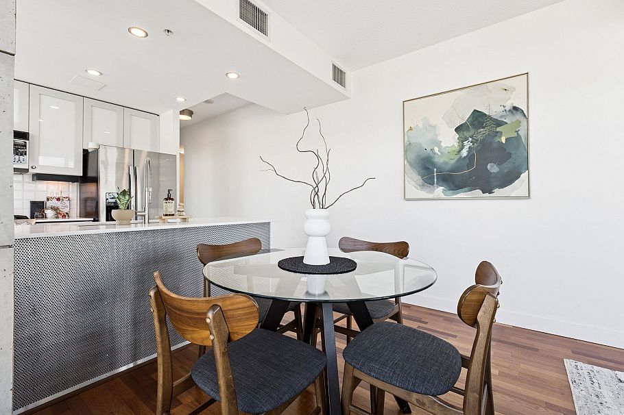 1907 138 E Esplanade Esplanade North Vancouver, BC - 15