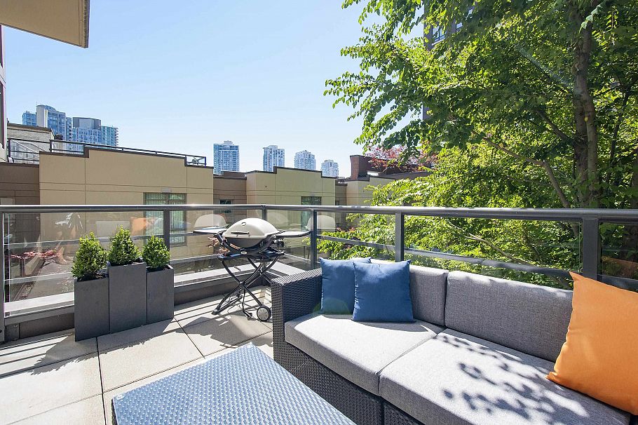 307 1001 Homer Street Vancouver, BC - 4