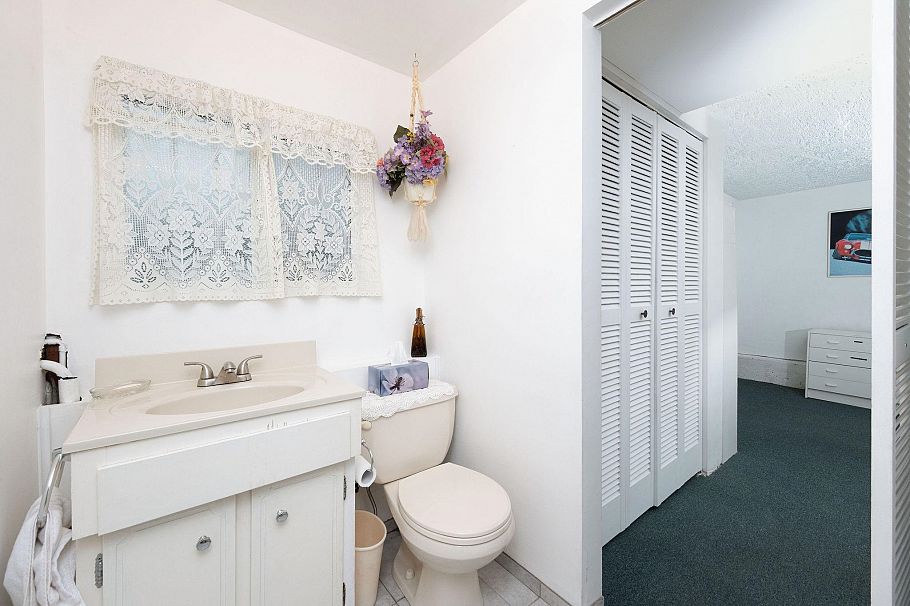 3099 E 18th Avenue Vancouver, BC - 17