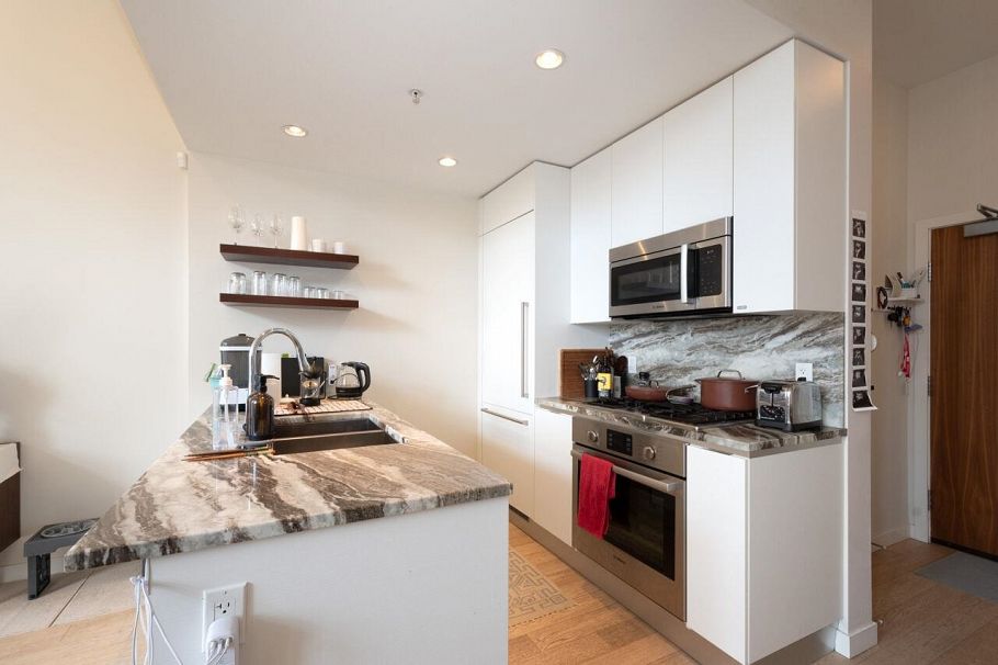 2063 W 10th Avenue Vancouver, BC - 6