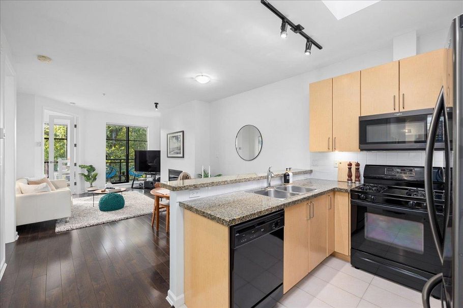 412 2065 W 12th Avenue Vancouver, BC - 6