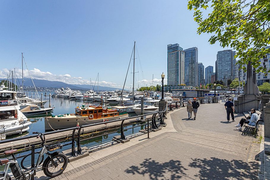 13C 1500 Alberni Street Vancouver, BC - 38