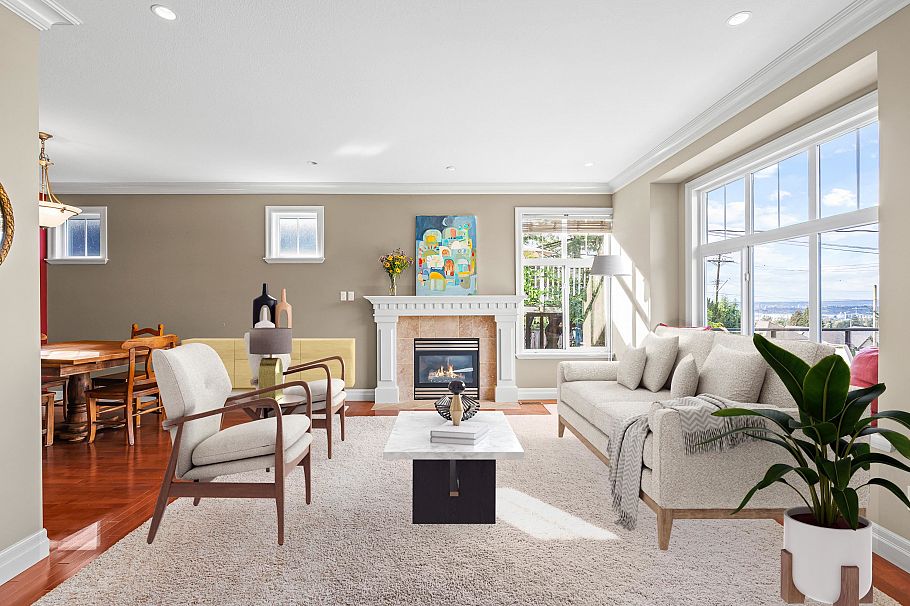 2958 Mahon Avenue North Vancouver, BC - 2