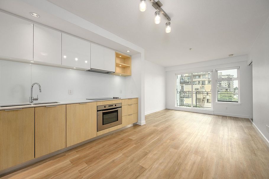 414 111 E 3rd Street North Vancouver, BC - 6