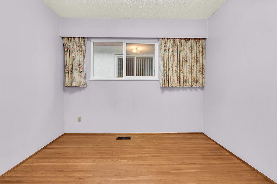 85 W 63rd Avenue Vancouver, BC - 24