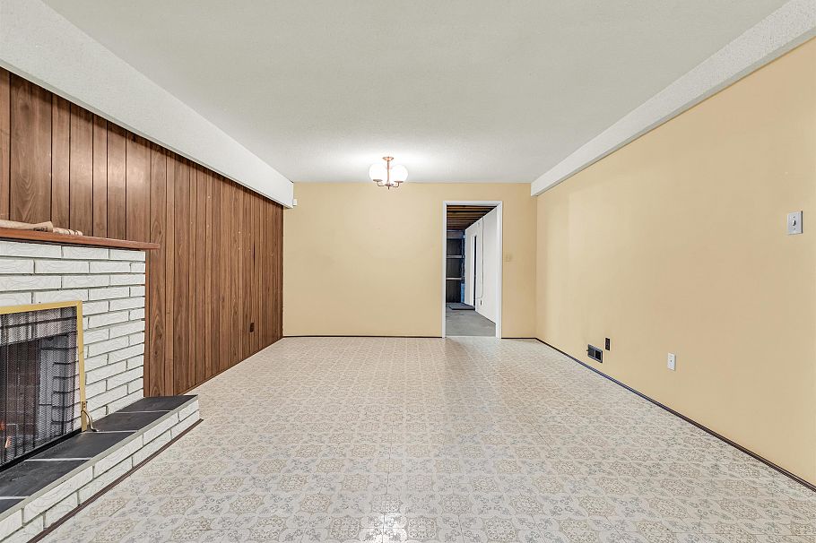 85 W 63rd Avenue Vancouver, BC - 4