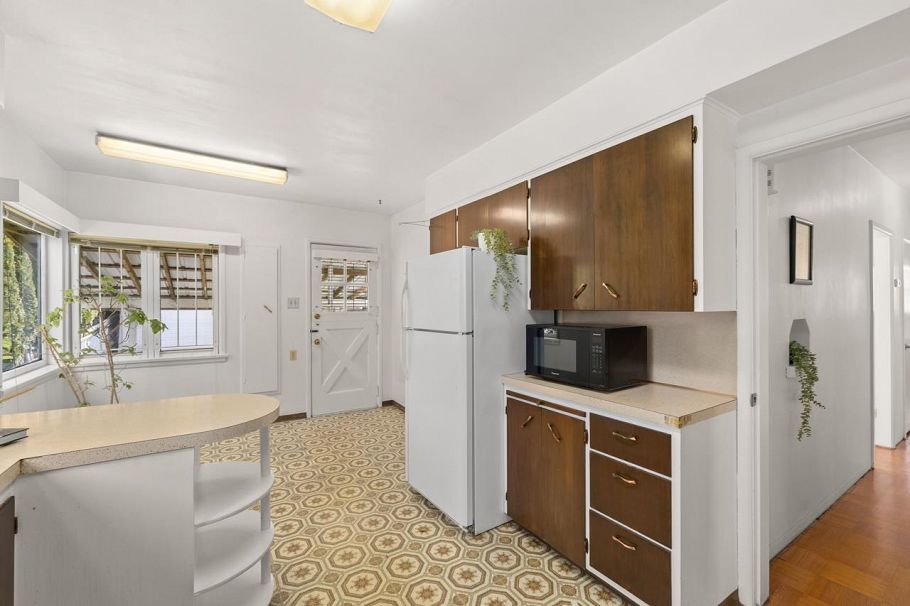 2880 Oxford Street Vancouver, BC - 18