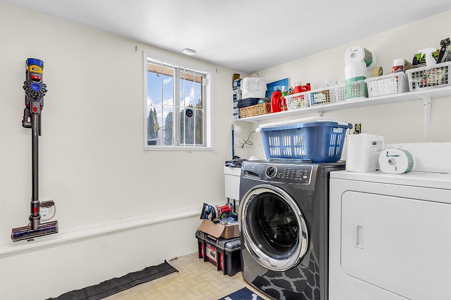 16 N Kaslo Street Vancouver, BC - 12