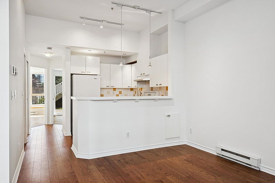 1 995 Lynn Valley Road North Vancouver, BC - 11