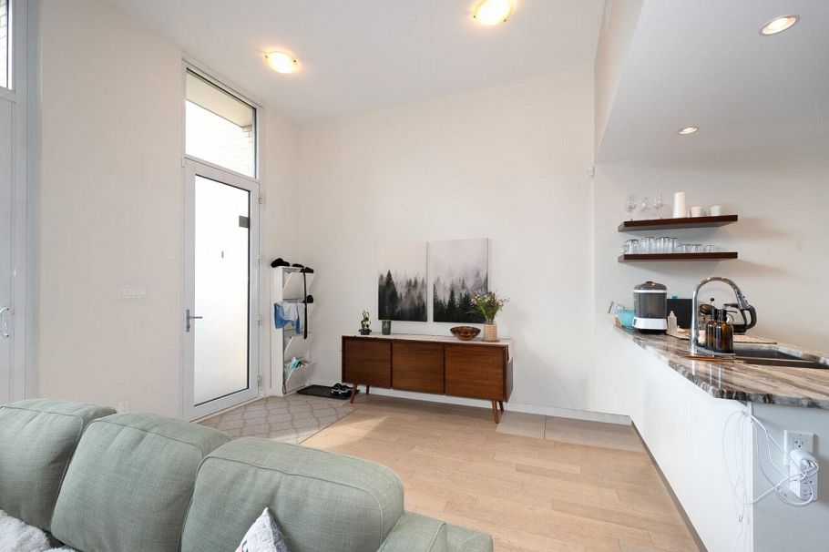 2063 W 10th Avenue Vancouver, BC - 7