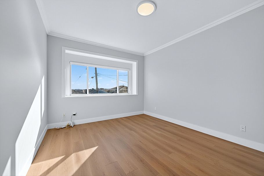 392 E 63rd Avenue Vancouver, BC - 18