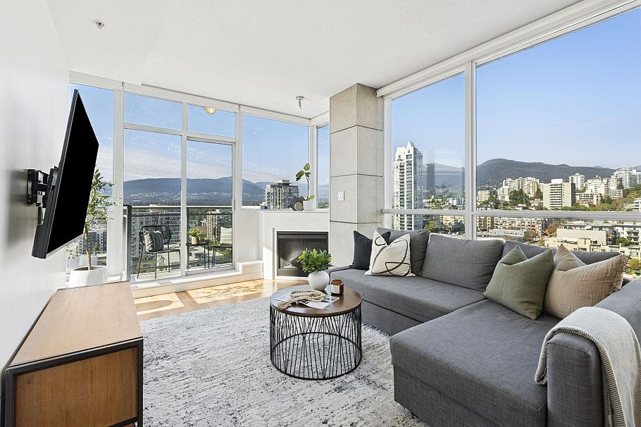 1907 138 E Esplanade Esplanade North Vancouver, BC - 2