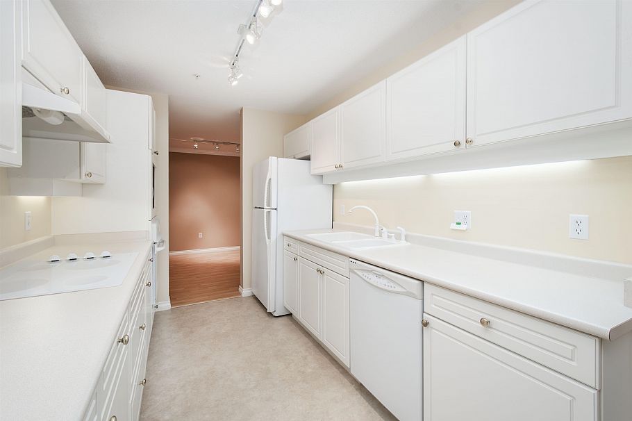 105 3680 Banff Court North Vancouver, BC - 10