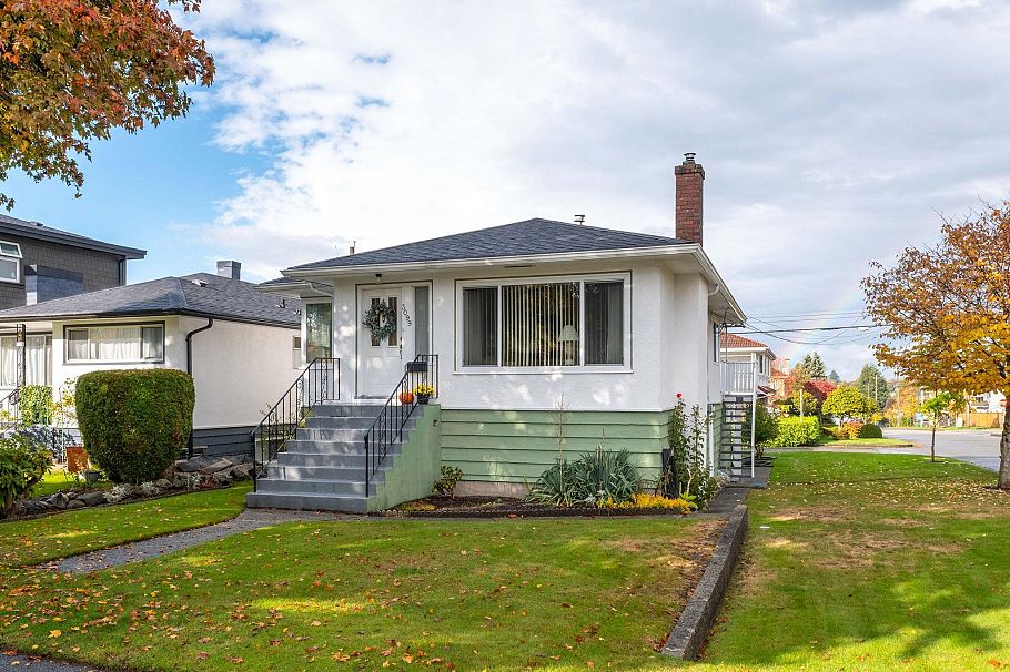 3099 E 18th Avenue Vancouver, BC - 2