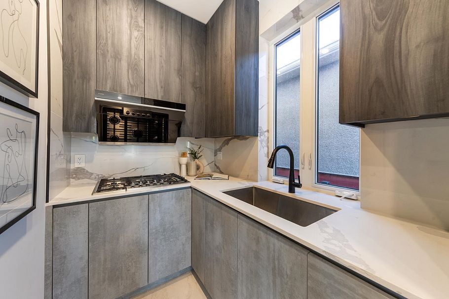 432 E 46th Avenue Vancouver, BC - 7