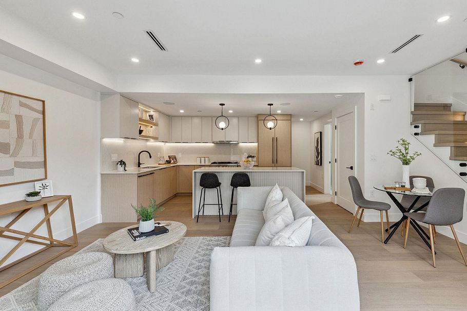 3383 Victoria Drive Vancouver, BC - 3