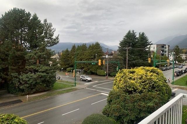 15 1450 Chesterfield Avenue North Vancouver, BC - 1