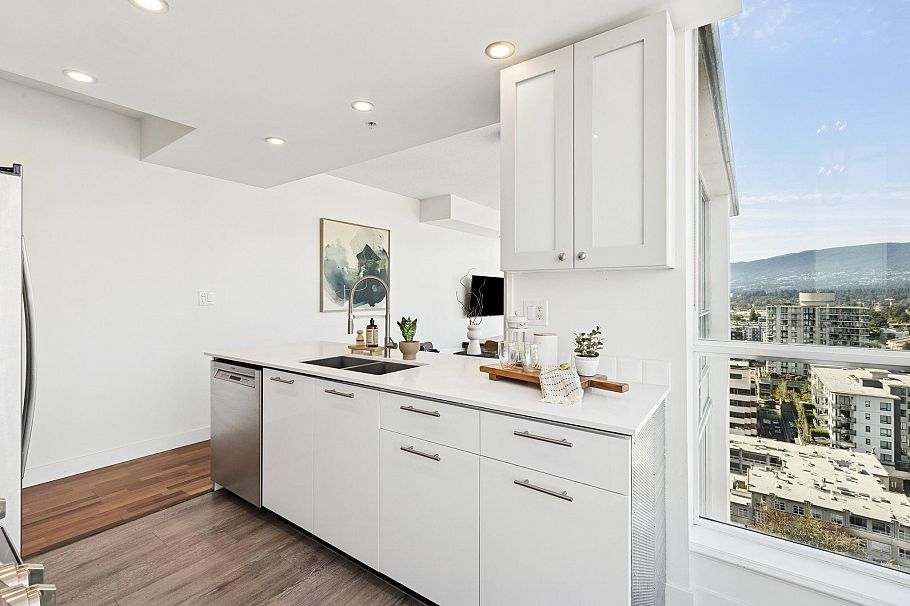 1907 138 E Esplanade Esplanade North Vancouver, BC - 23