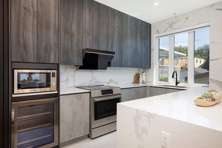 432 E 46th Avenue Vancouver, BC - 6