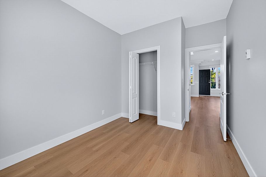 392 E 63rd Avenue Vancouver, BC - 23