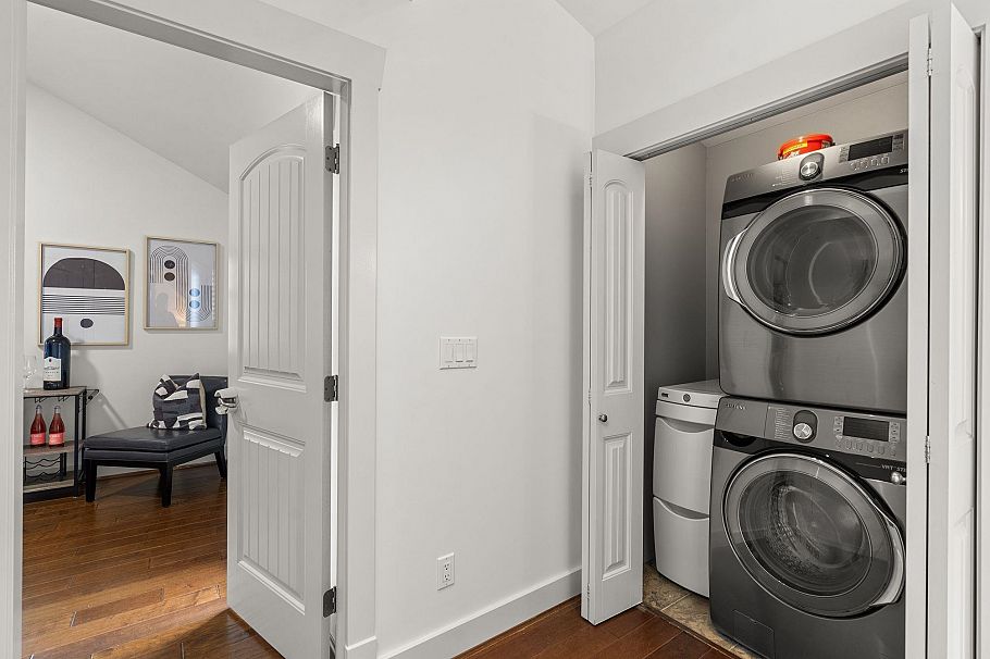 1881 W 13th Avenue Vancouver, BC - 30