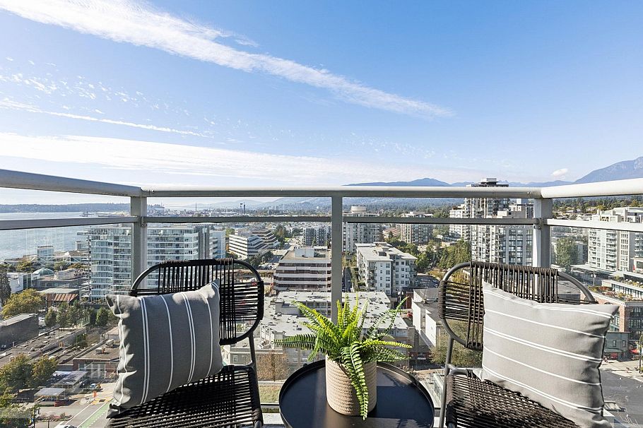 1907 138 E Esplanade Esplanade North Vancouver, BC - 10