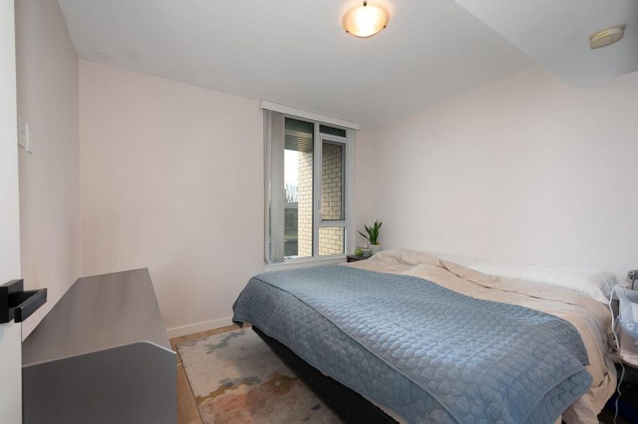 2063 W 10th Avenue Vancouver, BC - 9