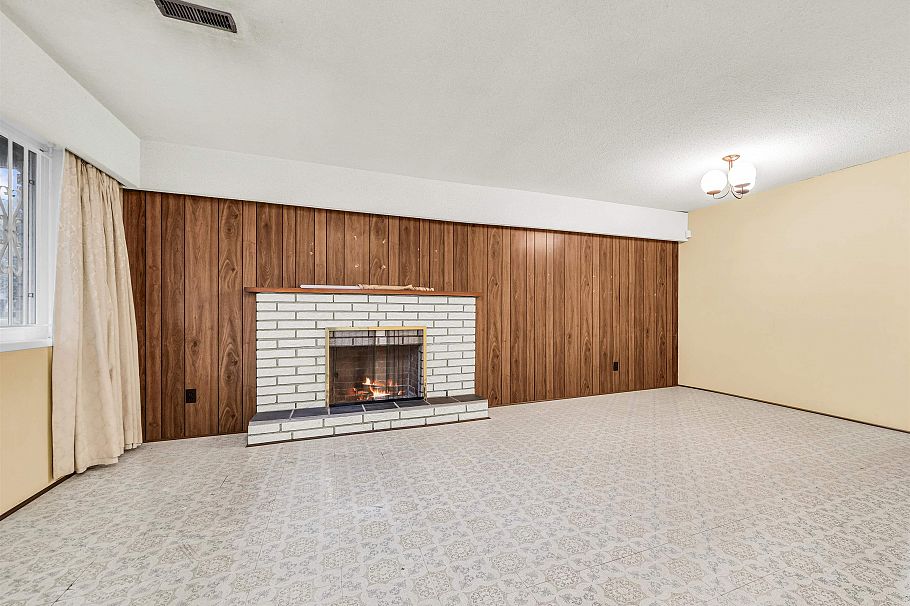 85 W 63rd Avenue Vancouver, BC - 3