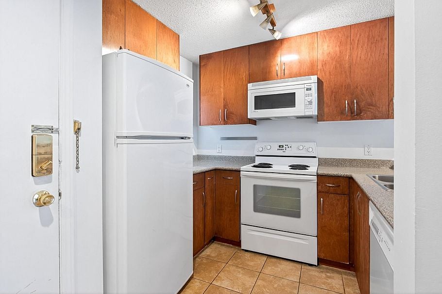 3019 Laurel Street Vancouver, BC - 4