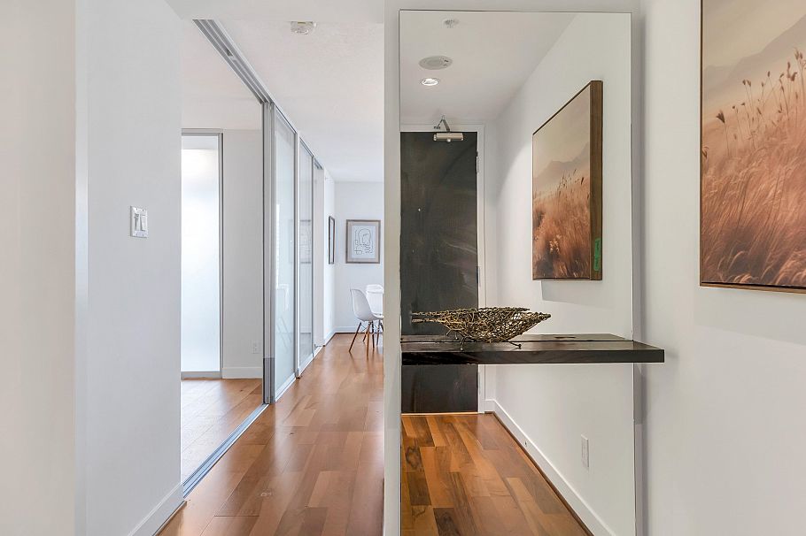 1003 1055 Homer Street Vancouver, BC - 2